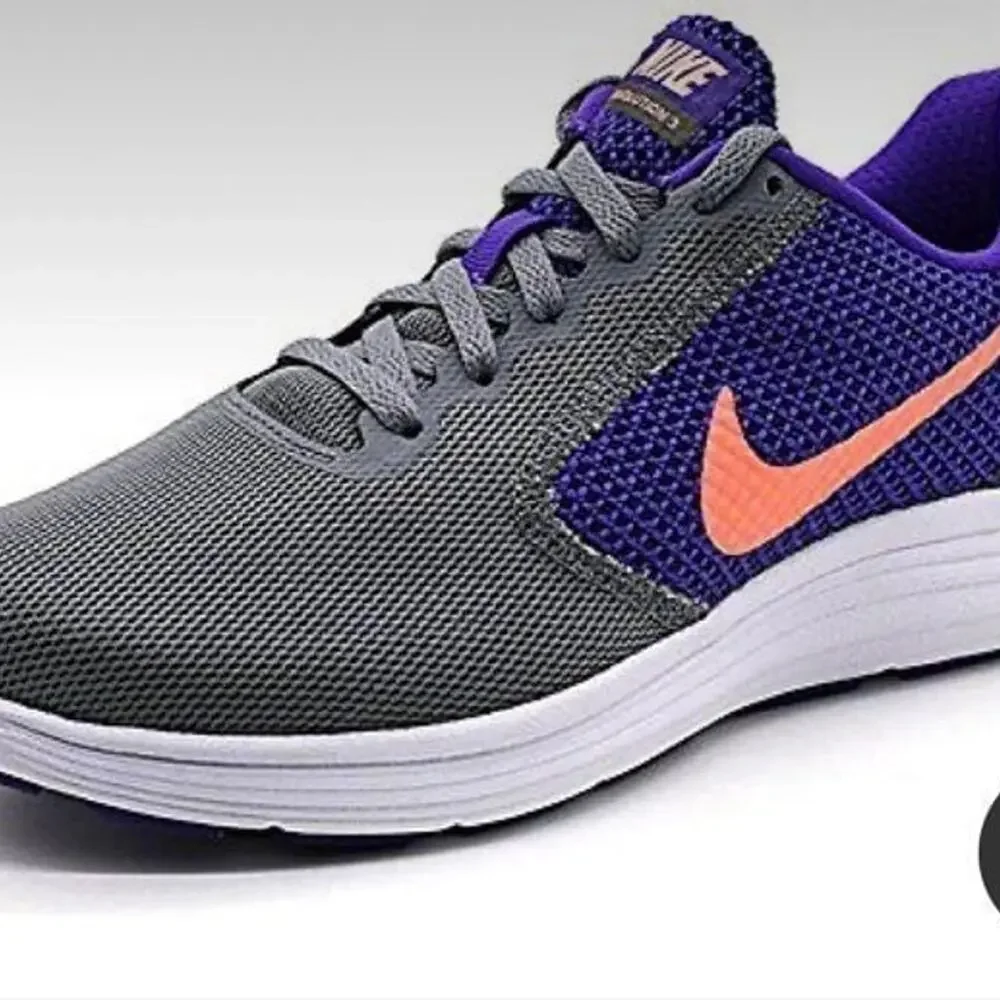 Nike Revolution 3 women’s athletic shoes sz 9-1/2